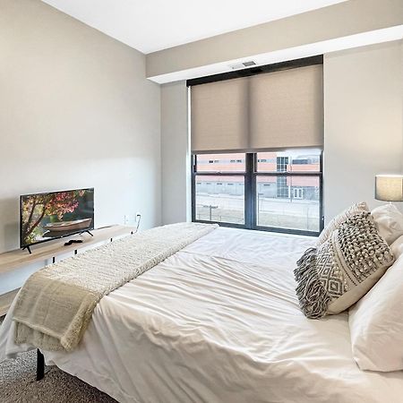 Large Downtown 2Br -Hot Tub-Downtown! Apartamento Des Moines Exterior foto